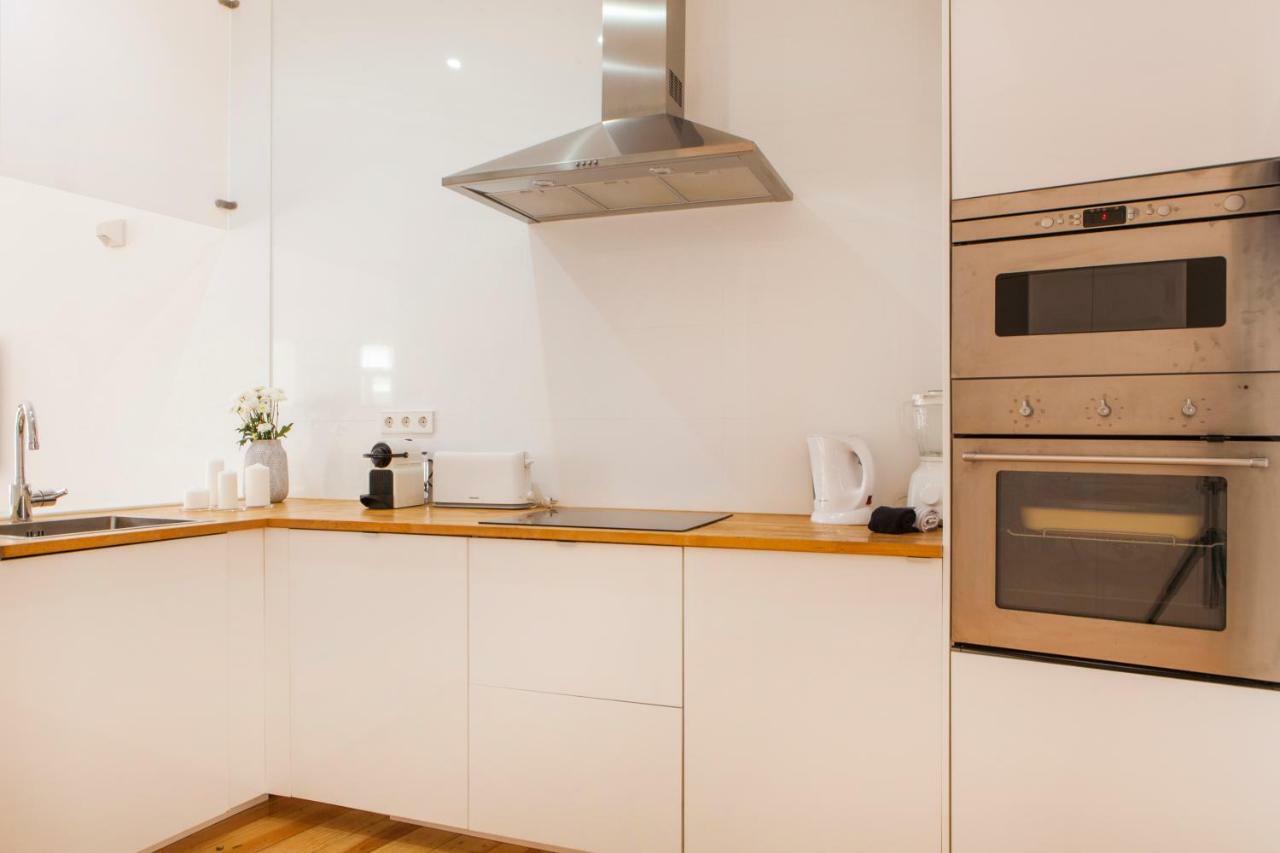 Cozy 1St Floor Flat Central Chiado District With Balconies And Ac 19Th Century Building Lisboa Ngoại thất bức ảnh