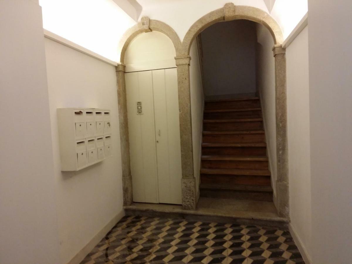 Cozy 1St Floor Flat Central Chiado District With Balconies And Ac 19Th Century Building Lisboa Ngoại thất bức ảnh