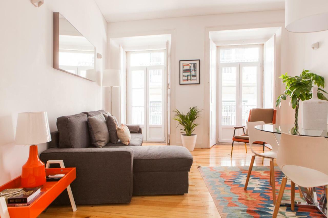 Cozy 1St Floor Flat Central Chiado District With Balconies And Ac 19Th Century Building Lisboa Ngoại thất bức ảnh