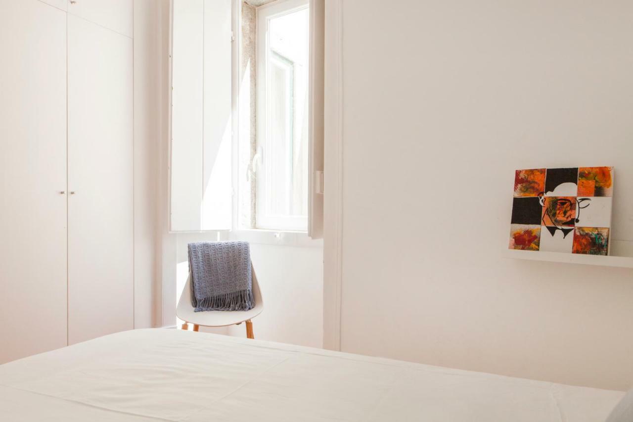 Cozy 1St Floor Flat Central Chiado District With Balconies And Ac 19Th Century Building Lisboa Ngoại thất bức ảnh
