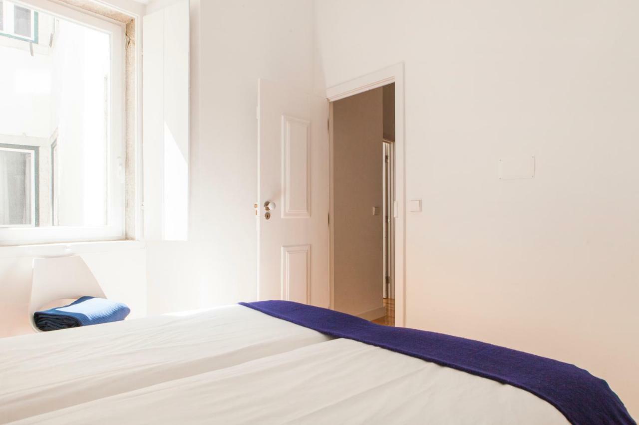Cozy 1St Floor Flat Central Chiado District With Balconies And Ac 19Th Century Building Lisboa Ngoại thất bức ảnh