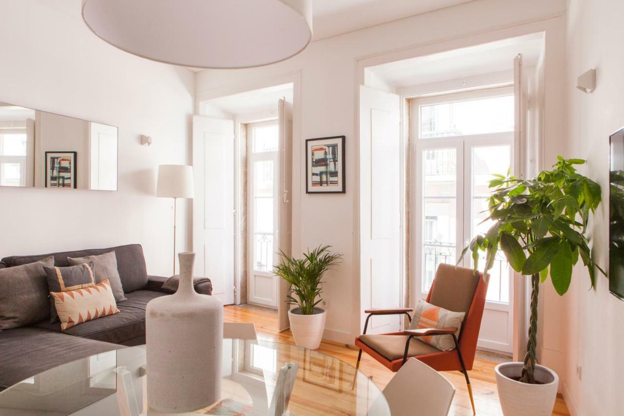 Cozy 1St Floor Flat Central Chiado District With Balconies And Ac 19Th Century Building Lisboa Ngoại thất bức ảnh