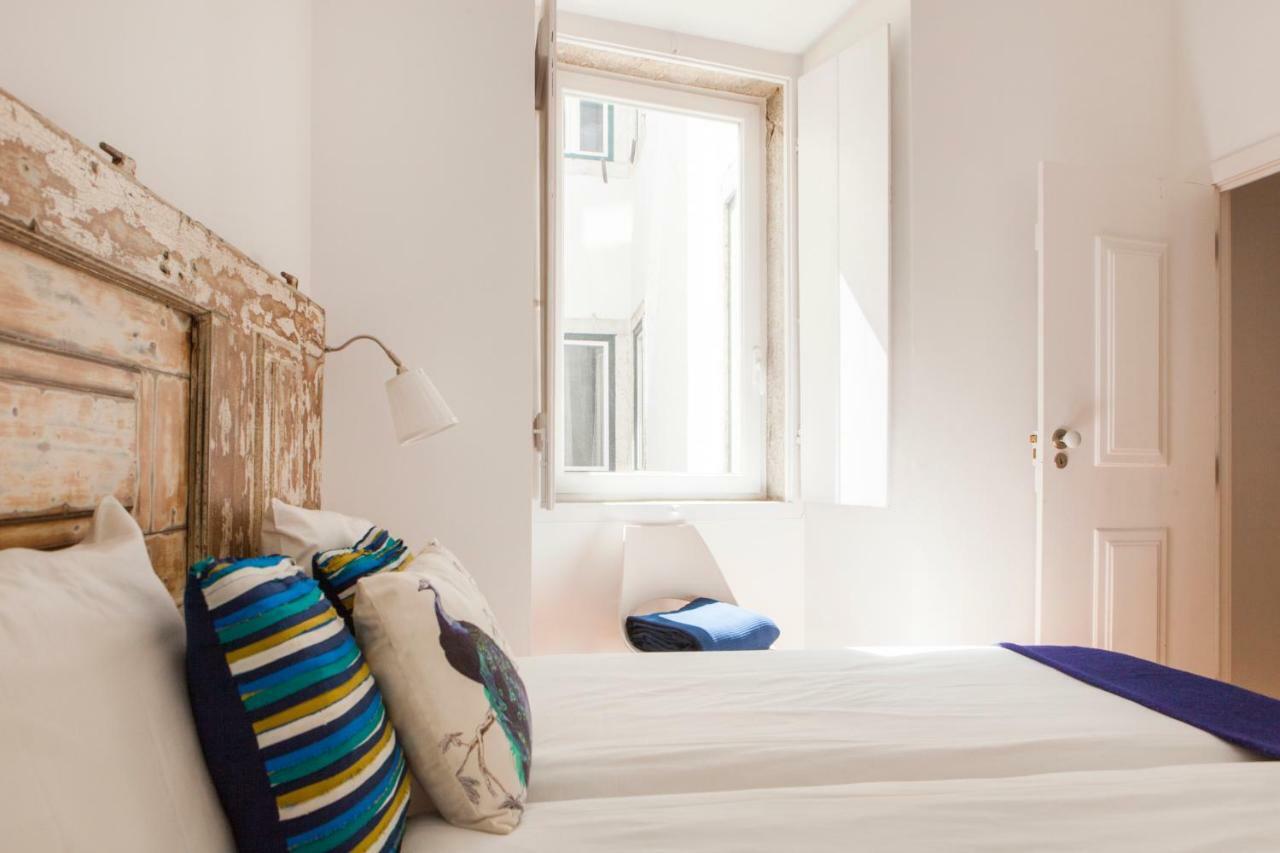 Cozy 1St Floor Flat Central Chiado District With Balconies And Ac 19Th Century Building Lisboa Ngoại thất bức ảnh